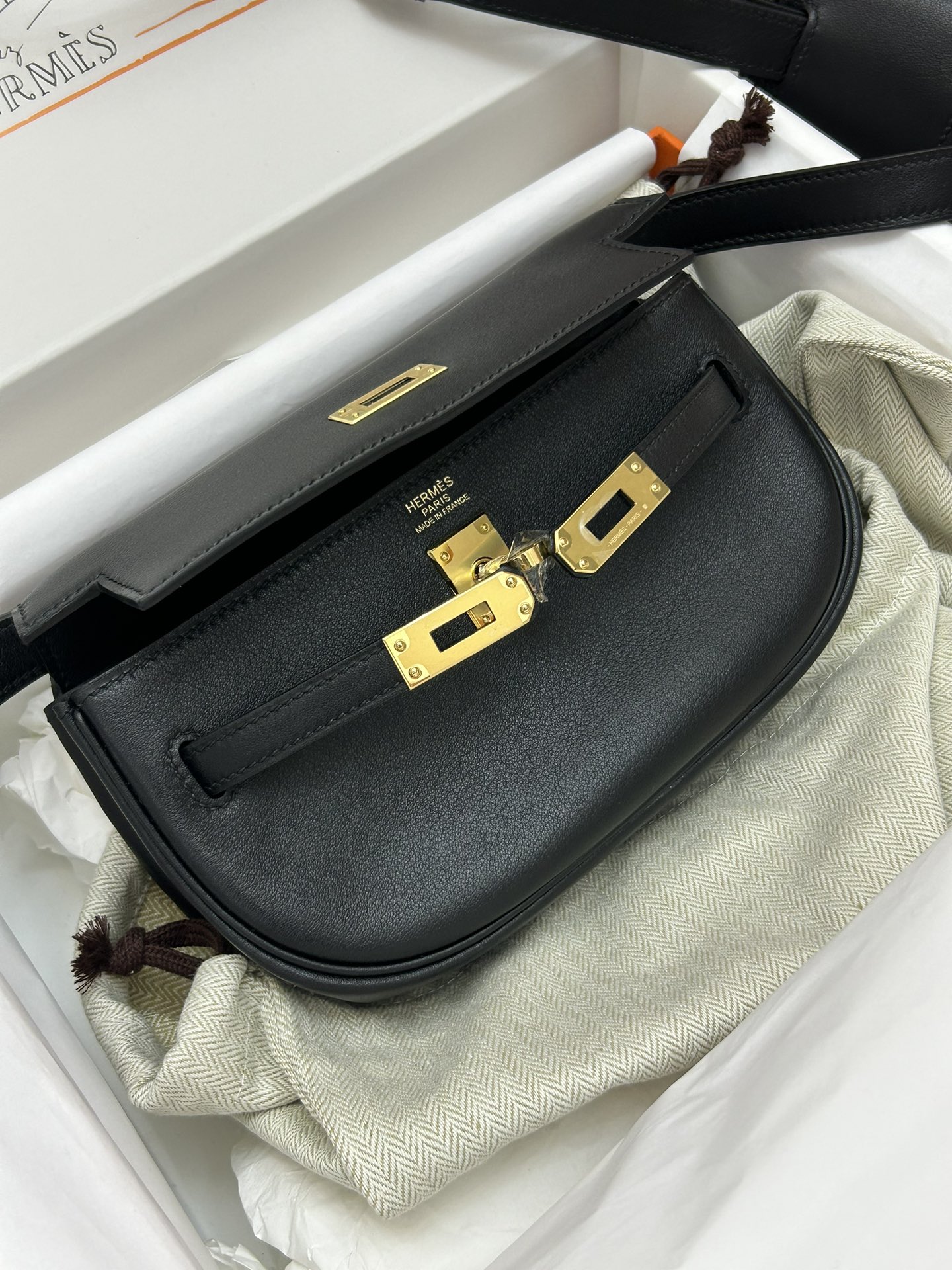 Hermes Kelly Moove Shoulder Bag In Black Swift Leather